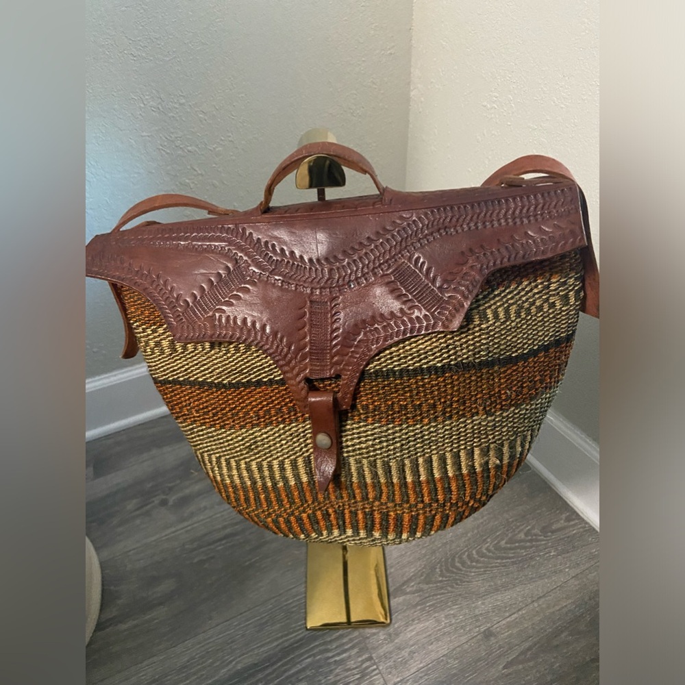 Rare Vintage Boho Leather Woven Jute Bucket Saddle Crossbody Top Handle Bag